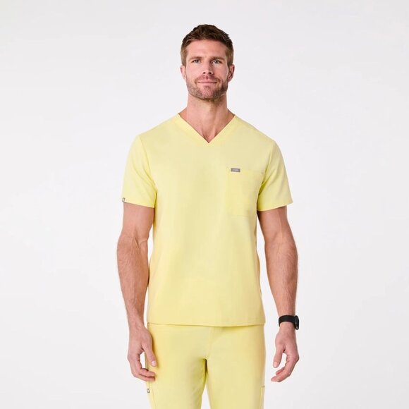 mens Chisec Three-Pocket Scrub Top™ - Picture 1 of 5